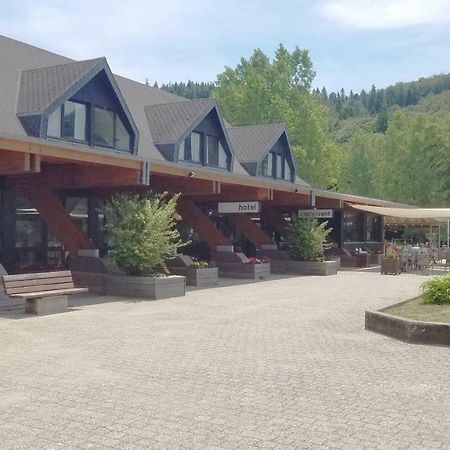 Hôtel Domaine du Lac Chambon Murol Extérieur photo