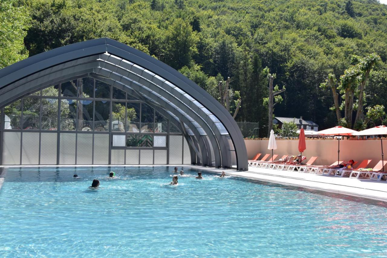 Hôtel Domaine du Lac Chambon Murol Extérieur photo