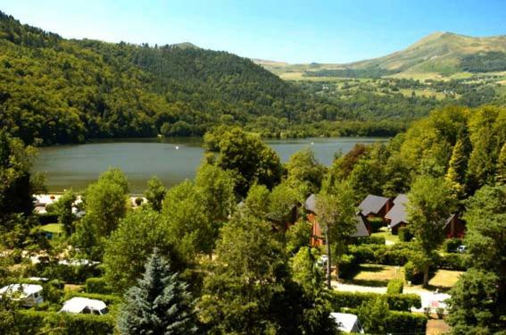 Hôtel Domaine du Lac Chambon Murol Extérieur photo