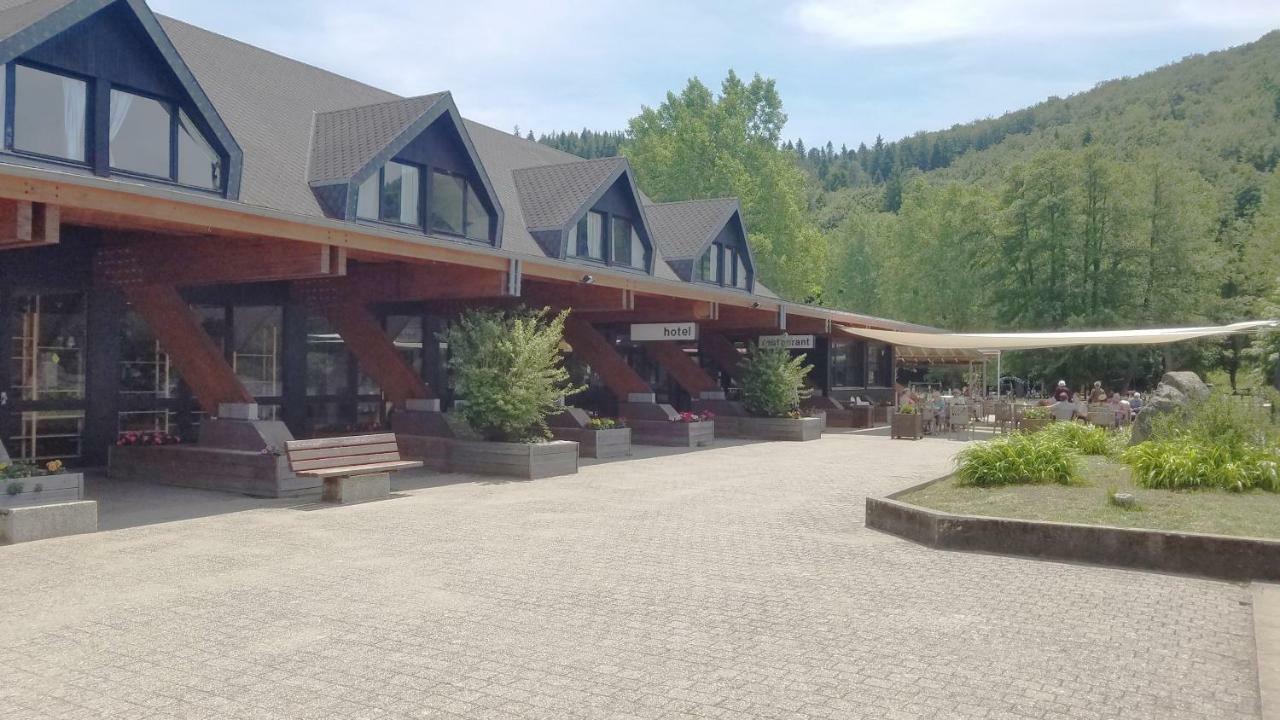 Hôtel Domaine du Lac Chambon Murol Extérieur photo